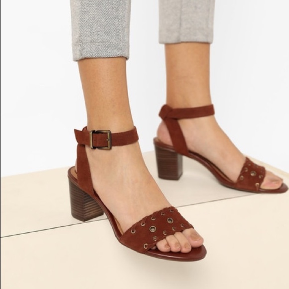 CLARKS RALENE Sheen ANKLE STRAP SANDAL Dark Tan